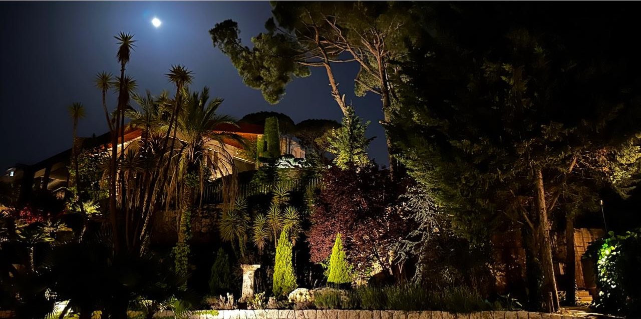 Villa Chaaya garden in Baabdat at night